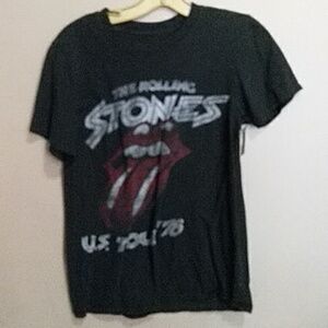 Graphic tshirt rolling stones size small